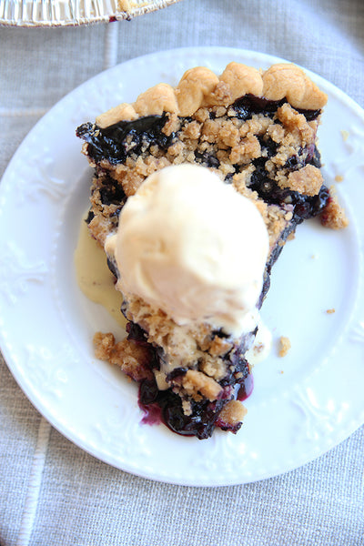 Blueberry Crumble Cream Pie
