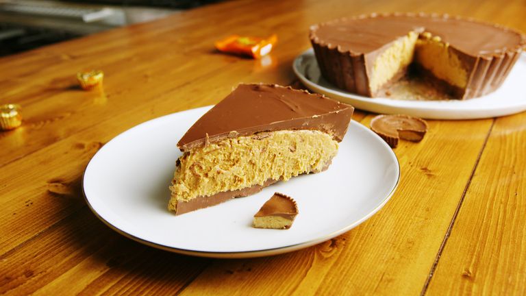 Giant Reese's Pie