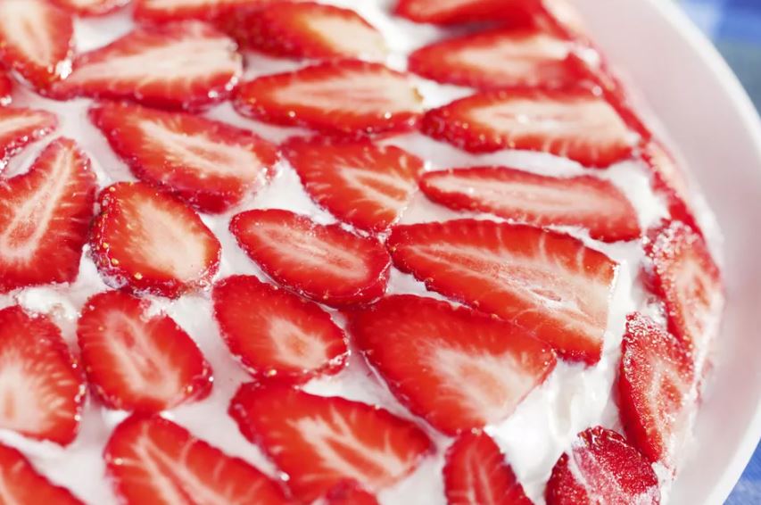 Strawberry Cream Pie With Custard Filling